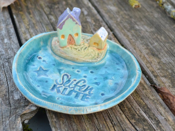 Round ceramic soap dish house