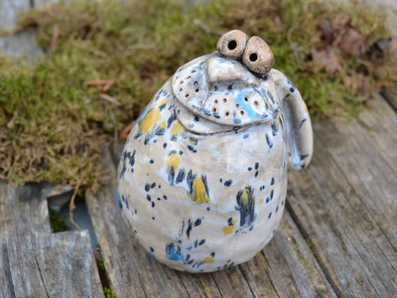 Ceramic garden decoration rabbit Freya