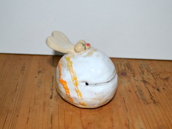 Ceramic bee Inga