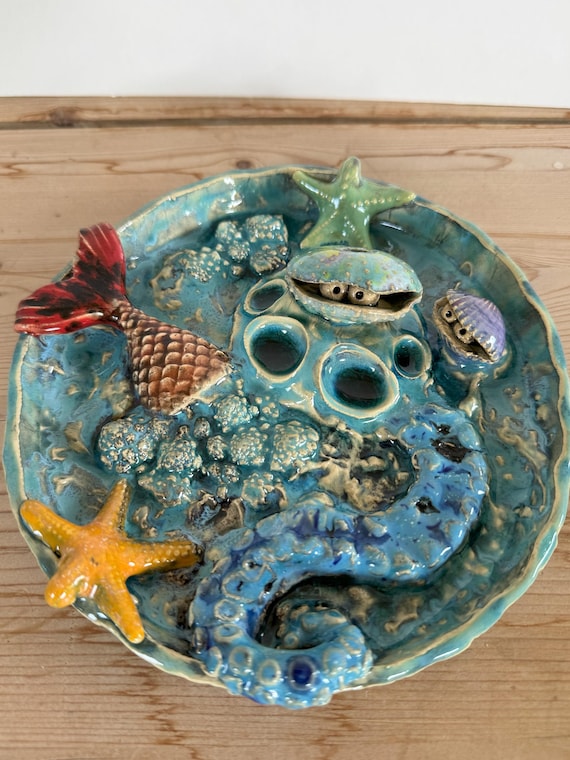 Ceramic insect waterer "A Day at the Sea"