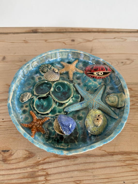 Ceramic insect waterer "A Day at the Sea"