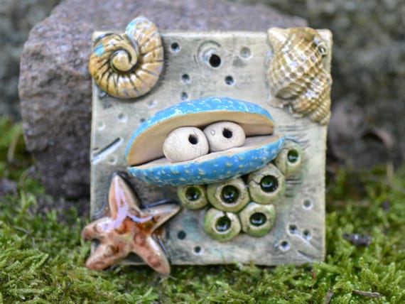 Mini ceramic picture with shell Thomas