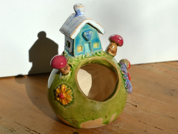 Ceramic planting ball "Haus im Blumenfeld"