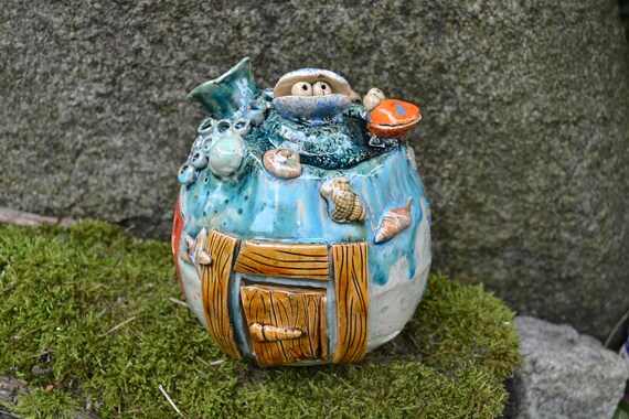 Ceramic stand house, shells on elf house