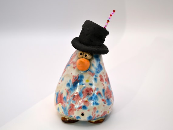 Ceramic bird with hat Leandro