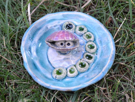 Mini ceramic insect waterer "A day at the seaside"