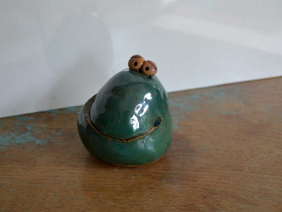 Leilani ceramic frog