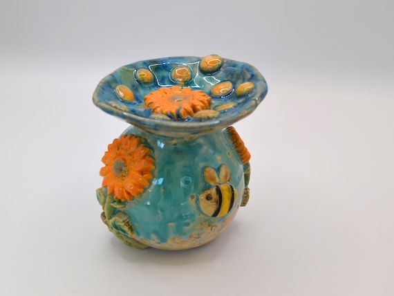 Ceramic insect waterer "Bees in the flower meadow"