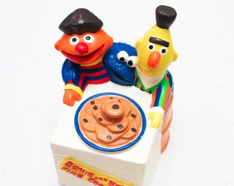 Featured image of post Cookie Monster Cookie Jar Uk - Vandor sesame street cookie monster sculpted ceramic cookie jar (32041):