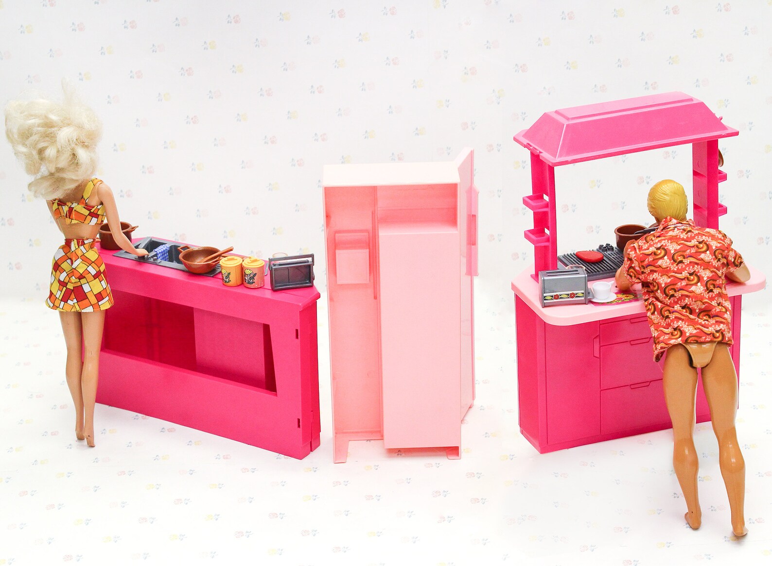 1980s barbie kitchen table