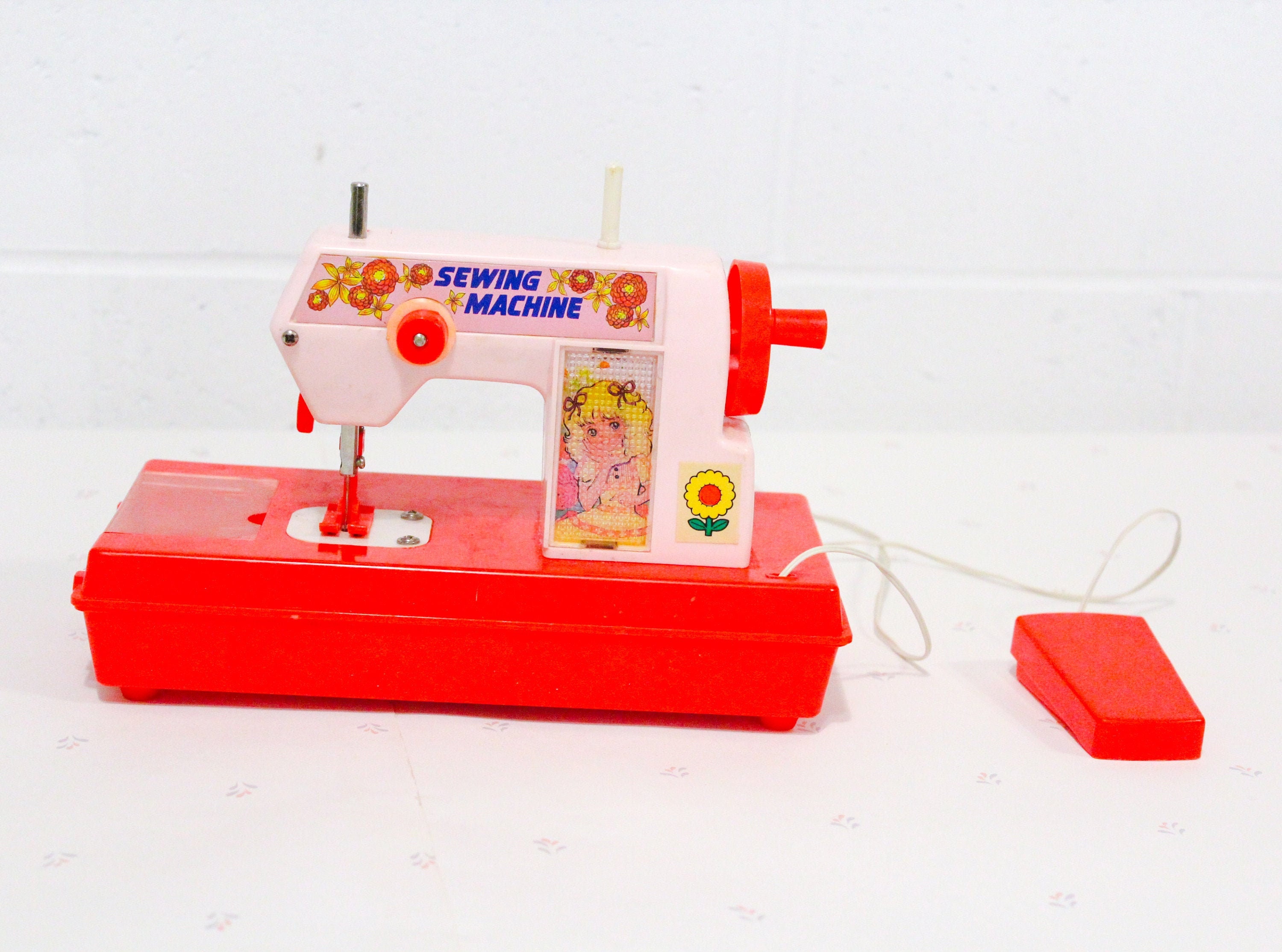 90s Vintage Kids Sewing Machine, Vintage Kawaii Toys for Girls, 90s Kids  Toys, 90s Collectible Toy, 90s Toys for Kids 