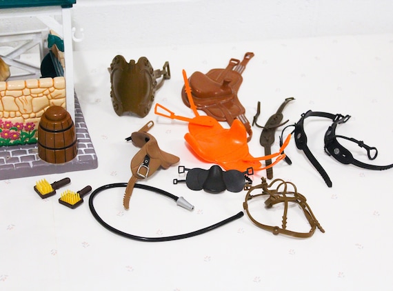 Grand Champion Empire Horse Toy Stable, Vintage Horse Stable