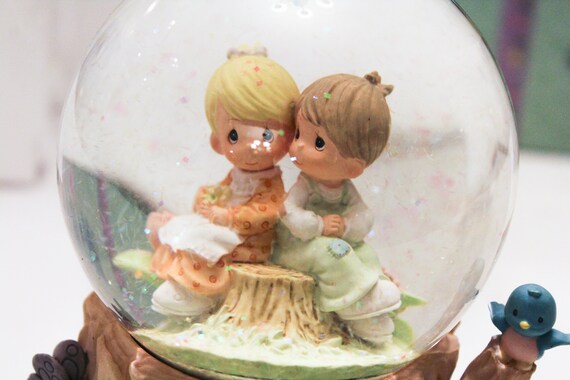 Precious Moments Musical Waterball, Music Box Water Globe, Vintage