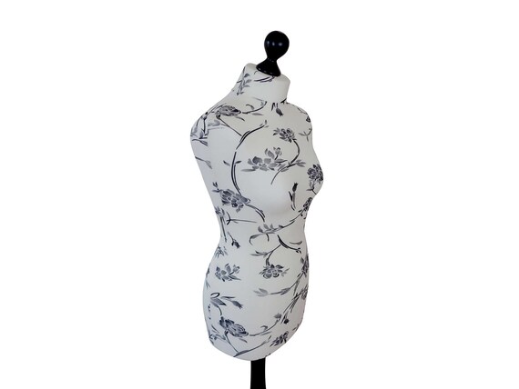 Female Size 6//8 Tailors Bust Mannequin Cream Dummy Fashion Retail Display