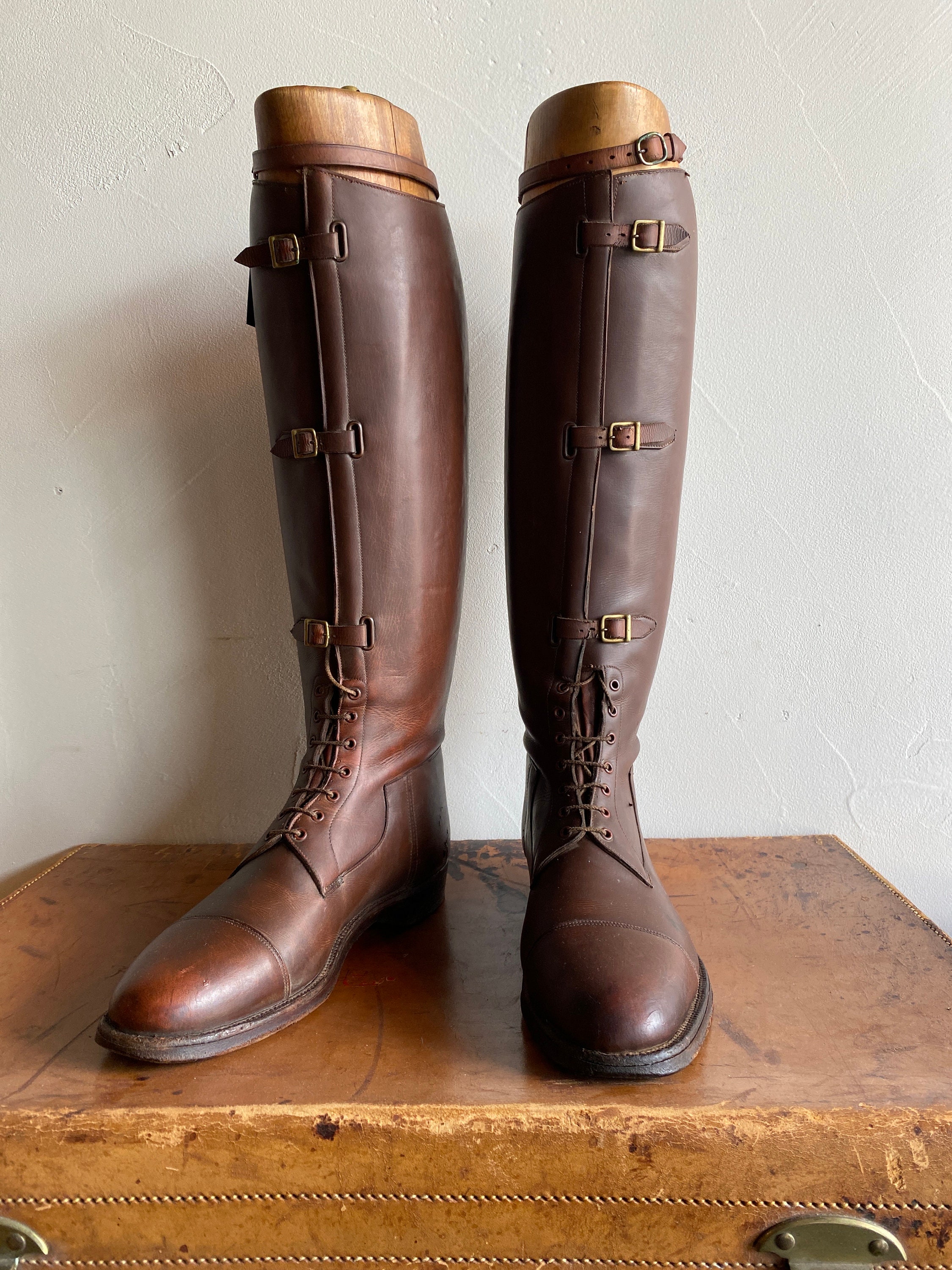 Antique Pair of WWI British Leather Cavalry Officer's Riding Antique Pair of WWI British Leather Cavalry Officer's Riding
