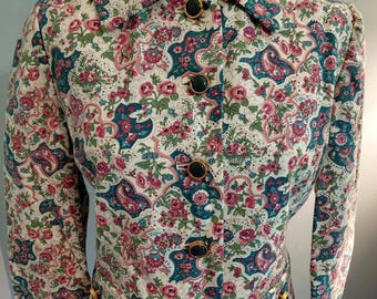 Vintage 1970s 70s Fitted Beige, Pink, Blue and Green Floral Collared Blazer with Decorative Buttons and Full Lining, Size 10