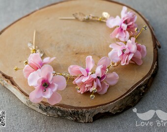 Bridal Wreath, red flower, wreath with pink flowers