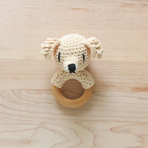 Crochet Golden Retriever Dog Rattle Wooden Teether – baby toy, handmade to order