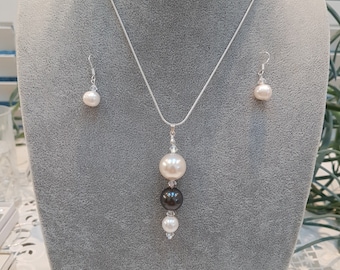 Swarovski Pearl Necklace & Earrings Set