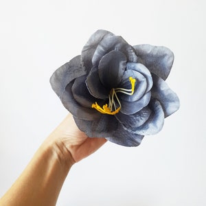 1 Gray Water Lily With Wire Stem, Artificial Silk Flower, Fabric lilies, Floral Hair Accessories, DIY Wedding, Flower Supplies Silk Dahlias