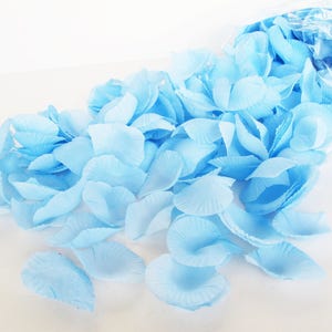 100 pcs Soft Blue Silk Rose Petals Wedding Flower Favor Decoration