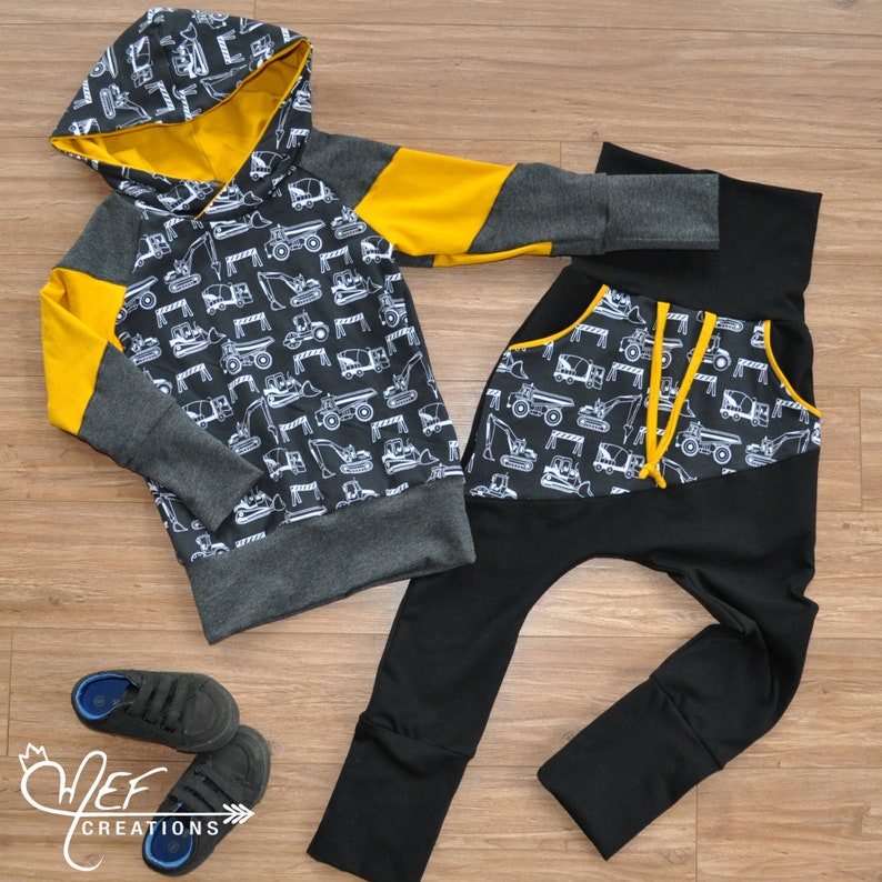 Hooded sweater grow with me with construction vehicules for baby and toddler