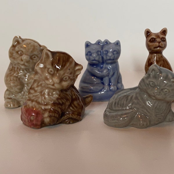 Wade Whimsies Cat Kittens and Bear Cubs Cub miniature Figurines