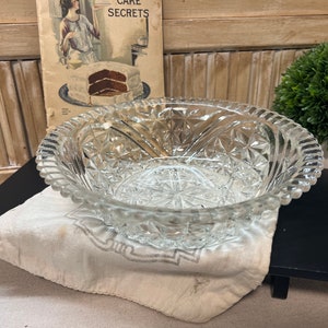 Anchor Hocking Stars & Bars Serving Bowl 8&quot;