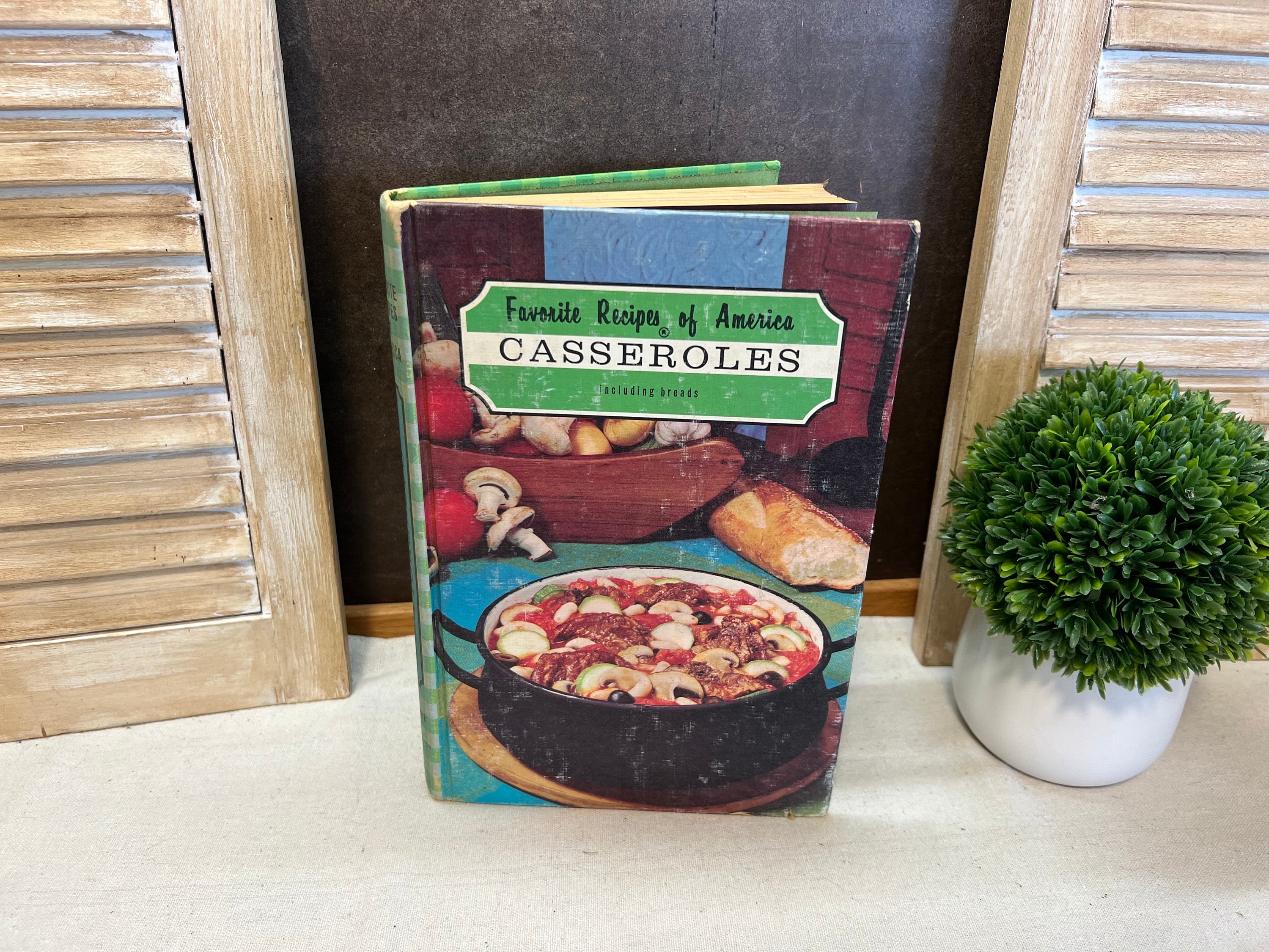 Amazon.com: Vintage Casserole Forgotten Recipes: A Retro