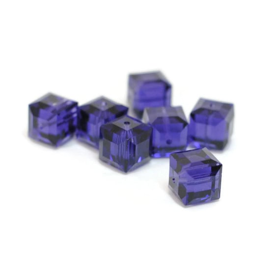 Swarovski Crystals / 1 Bead / 8mm Cube / Purple Velvet