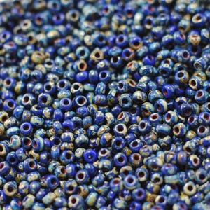 11/0 Japanese Seed Beads / #4518 / 28 Grams / Miyuki Seed Beads / Cobalt Blue Picasso / 114518