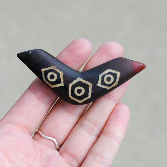 Tibetan Horn Pendant Bead / Horn Pendant / Tibetan Beads / Etched Pendant / Hexagon Pattern / PEN011-1