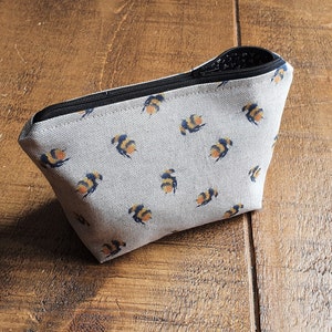 Small Clear Make up Bag with White Bee Print – Will Bees Bespoke