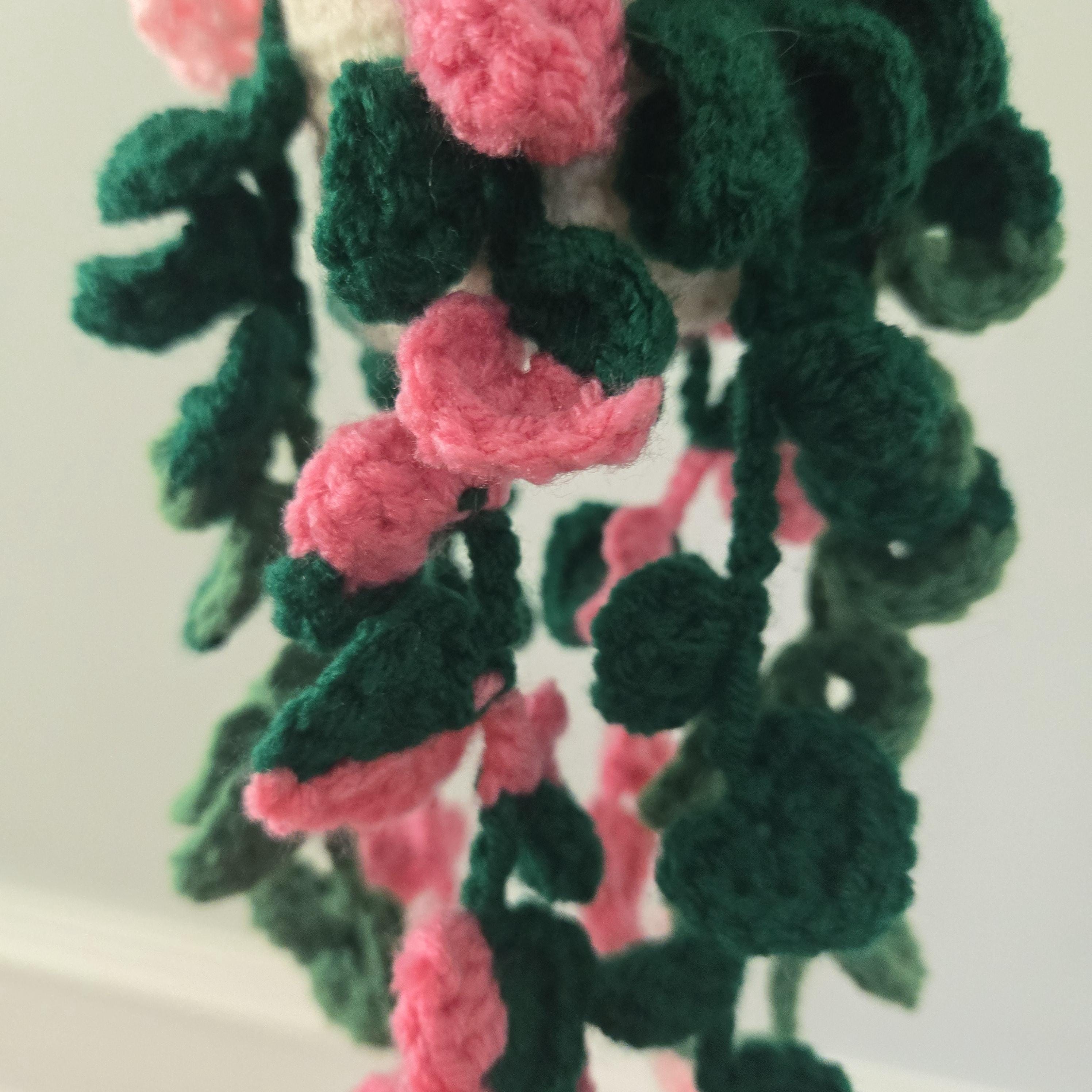 Crochet Hanging Plant – Pink & Green Philodendron with Long Vines, Handmade Weighted Amigurumi Houseplant in Cream Basket - Thumbnail 4