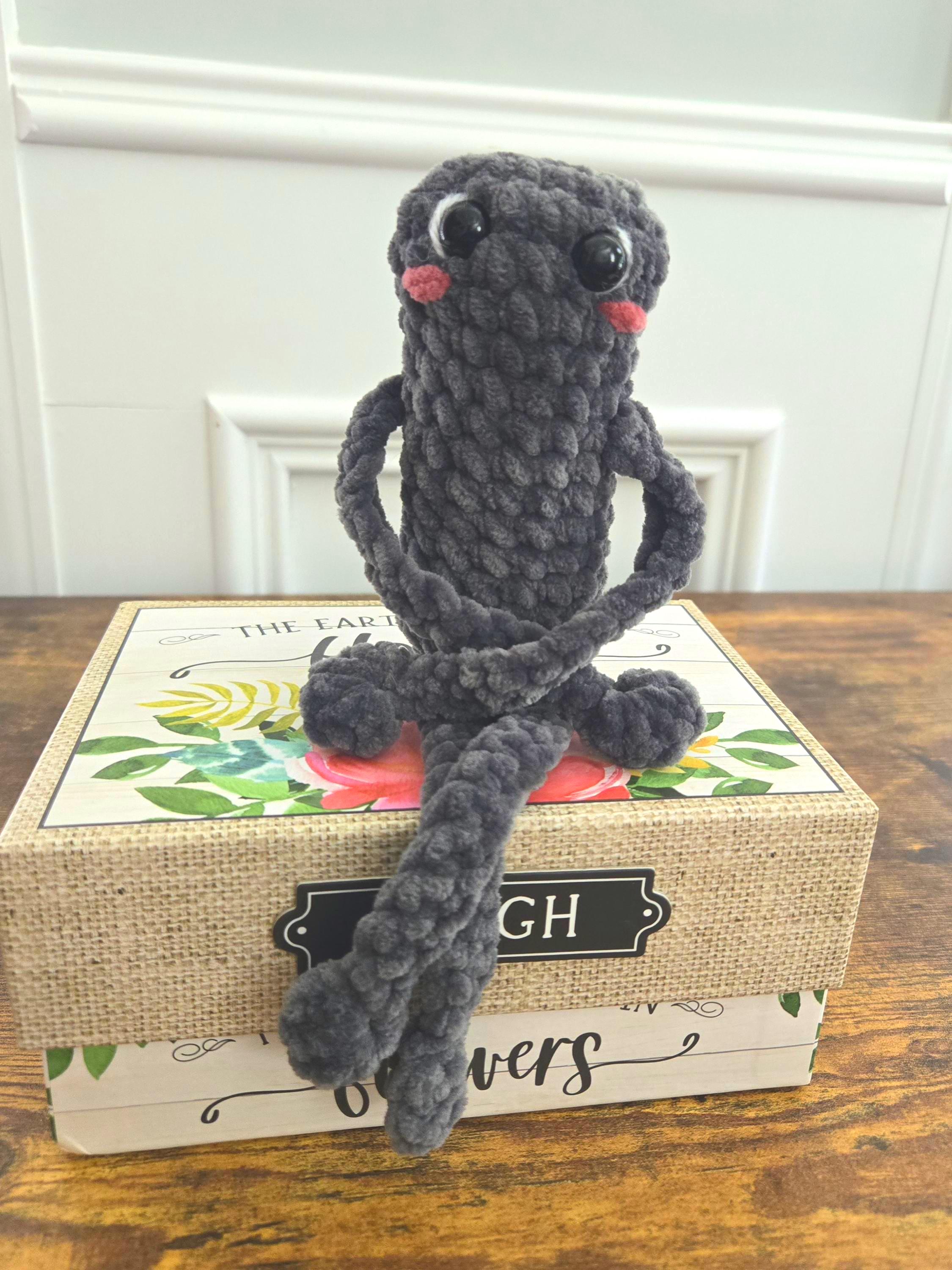 Crochet Leggy Frog Plush – Handmade Long-Leg Frog – Funny Frog Plushie – Kawaii Frog Toy – Cute Animal Gift – Cottagecore Decor - Image 1