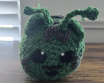 Crochet Alien Cat Loaf – Handmade Cosmic Kitty Plush – Cute Sci-Fi Space Cat – Unique Gift for Cat & Alien Lovers