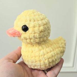 Gummiente häkeln Plüschtier: Gewichteter Amigurumi Badefreund, Chenille Garn Stofftier
