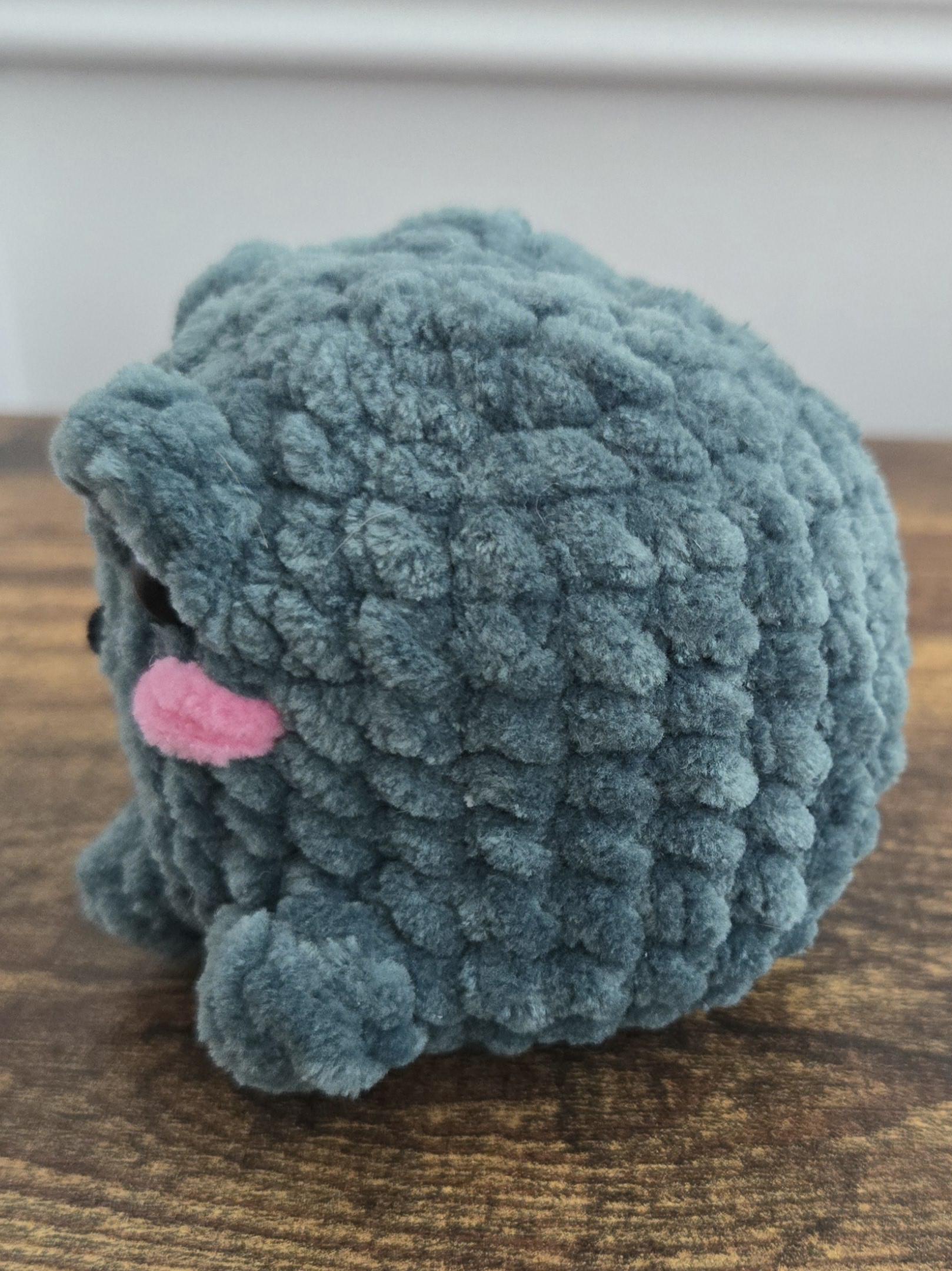Crochet Frog Squish – Handmade Chunky Frog Plush – Soft Stuffed Animal – Kawaii Frog Toy – Cottagecore Decor – Frog Lover Gift - Thumbnail 2