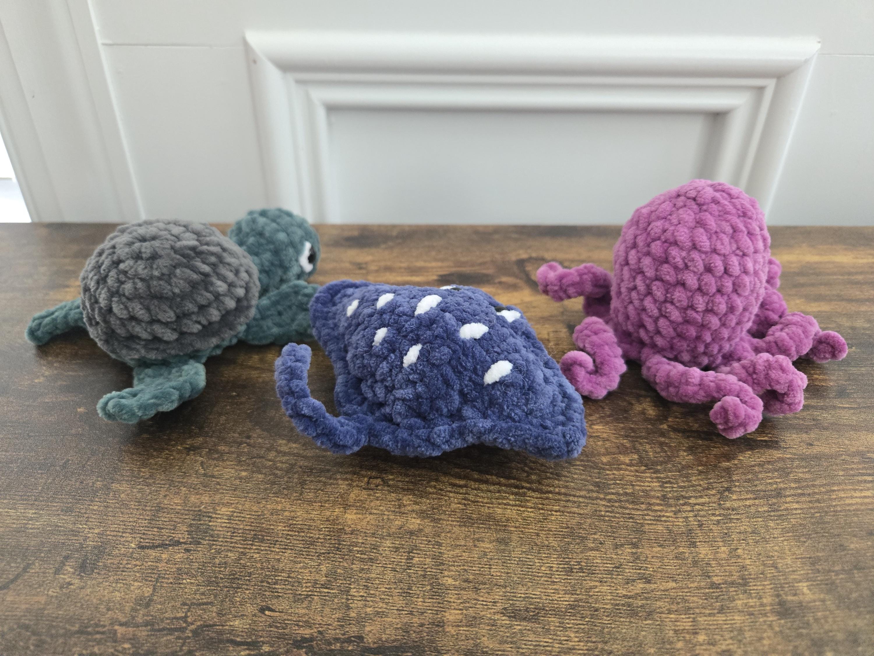 Sea Creature Trio – Crochet Octopus, Sea Turtle & Stingray Plush Set – Ocean Animal Plushies – Soft Handmade Stuffed Toys – Ocean Lover Gift - Thumbnail 4