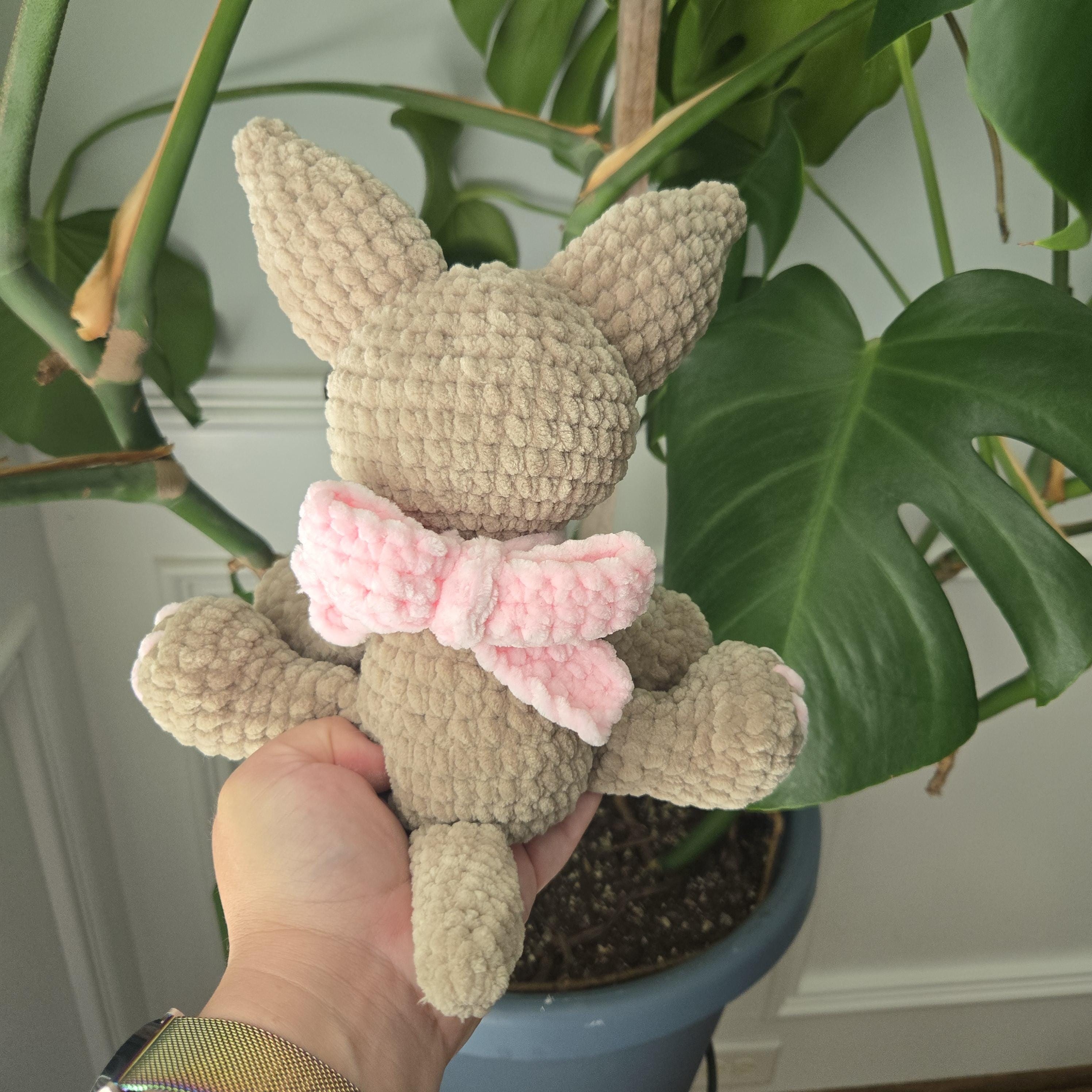 Crochet Chihuahua Plush – Handmade Tan Dog with Pink Bow & Toe Beans, Cute Amigurumi Stuffed Animal Puppy Gift - Thumbnail 2