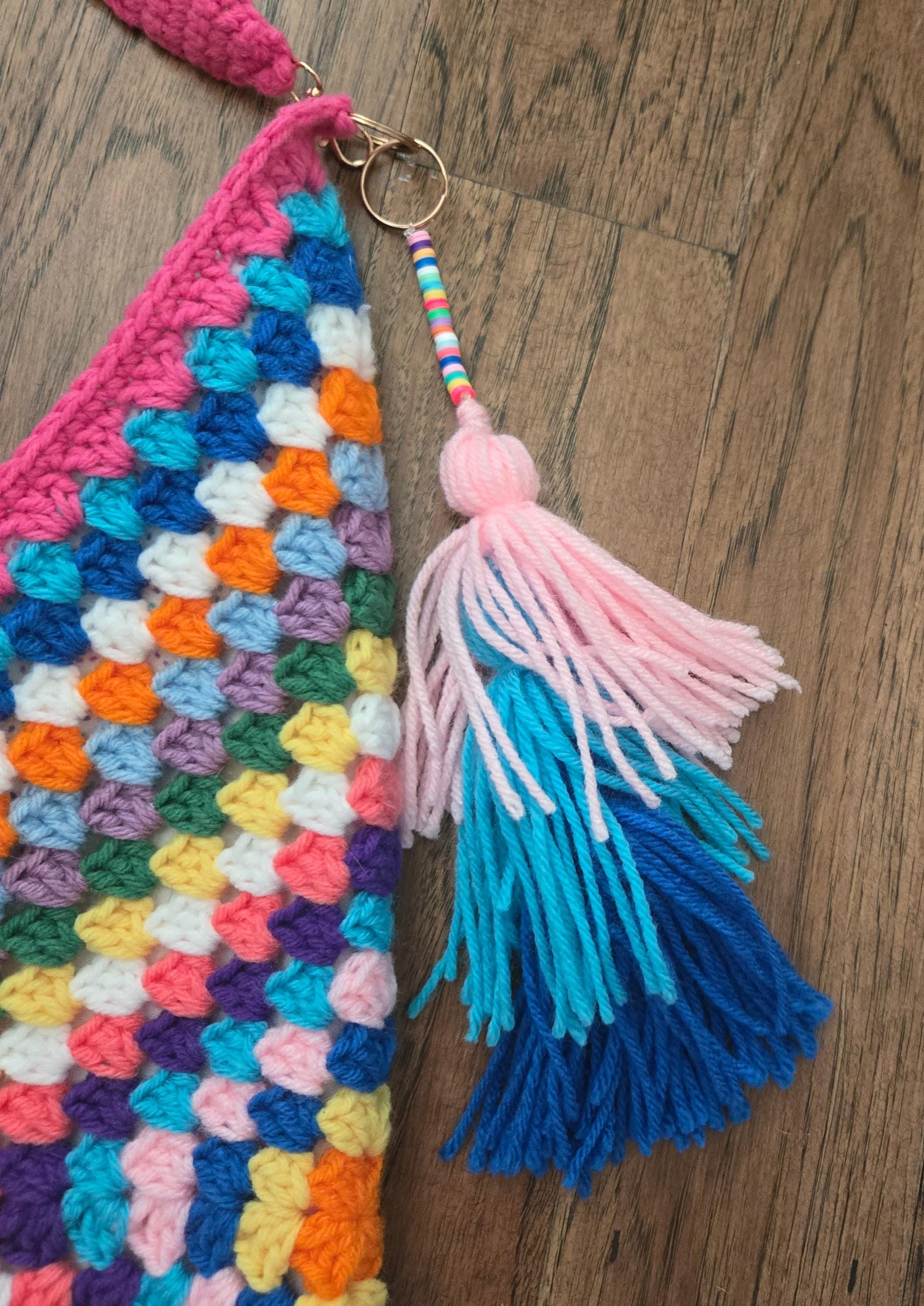 Colorful Granny Square Crochet Crossbody Bag – Handmade Boho Shoulder Bag, Large Rainbow Patchwork, Lined with Keychain - Thumbnail 3