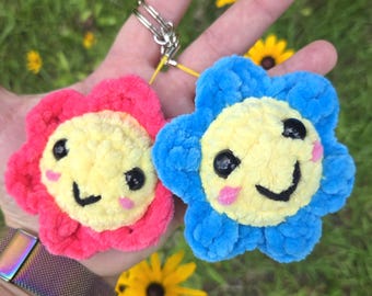Happy Flower Keychain – Handmade Chenille Yarn Bloom – Cute Plush Charm