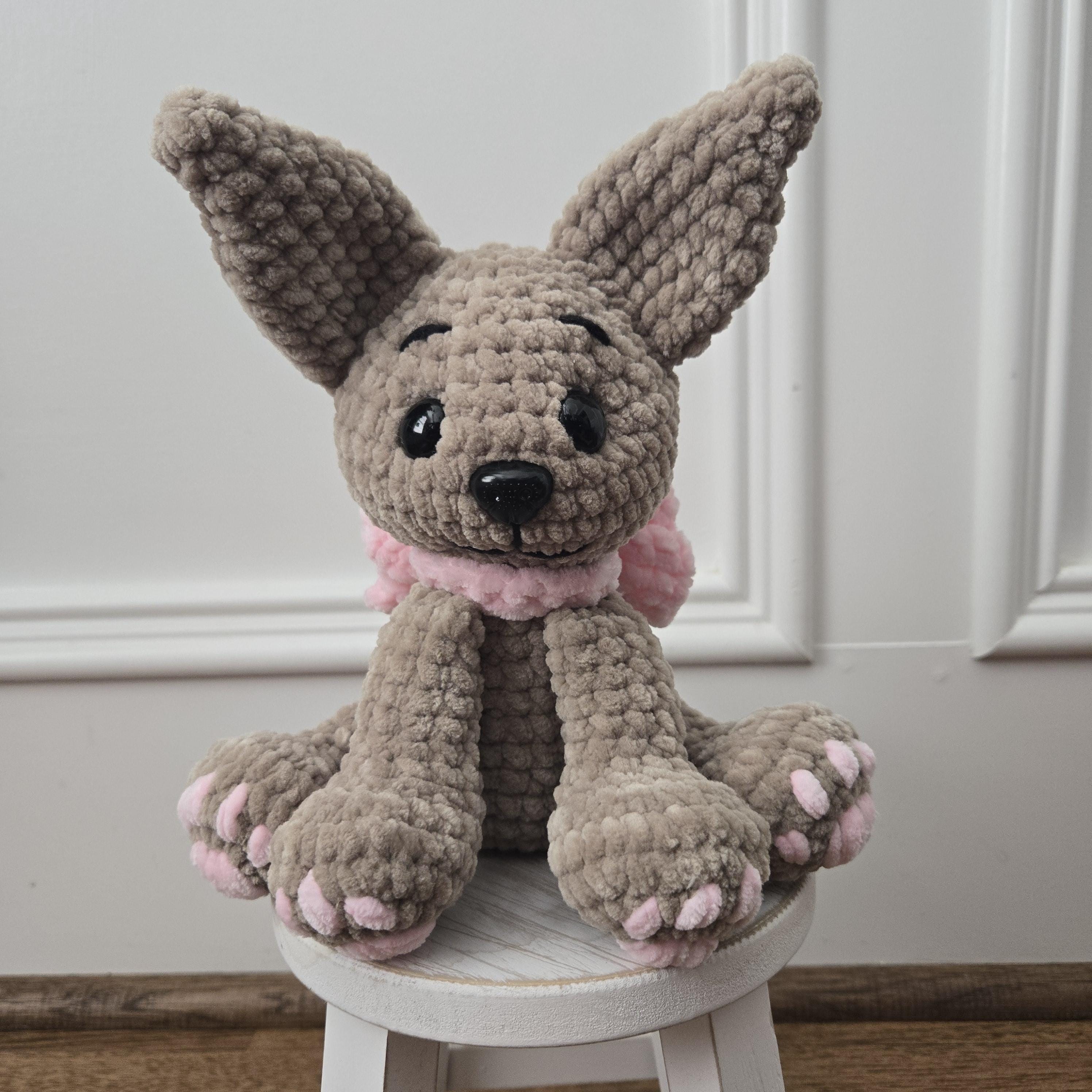 Crochet Chihuahua Plush – Handmade Tan Dog with Pink Bow & Toe Beans, Cute Amigurumi Stuffed Animal Puppy Gift - Thumbnail 5