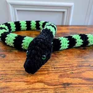 Crochet Snake Plush – Chunky Plushie – Soft Stuffed Snake – Handmade Plush Toy – Kawaii Reptile – Rainbow Snake – Sensory Plush