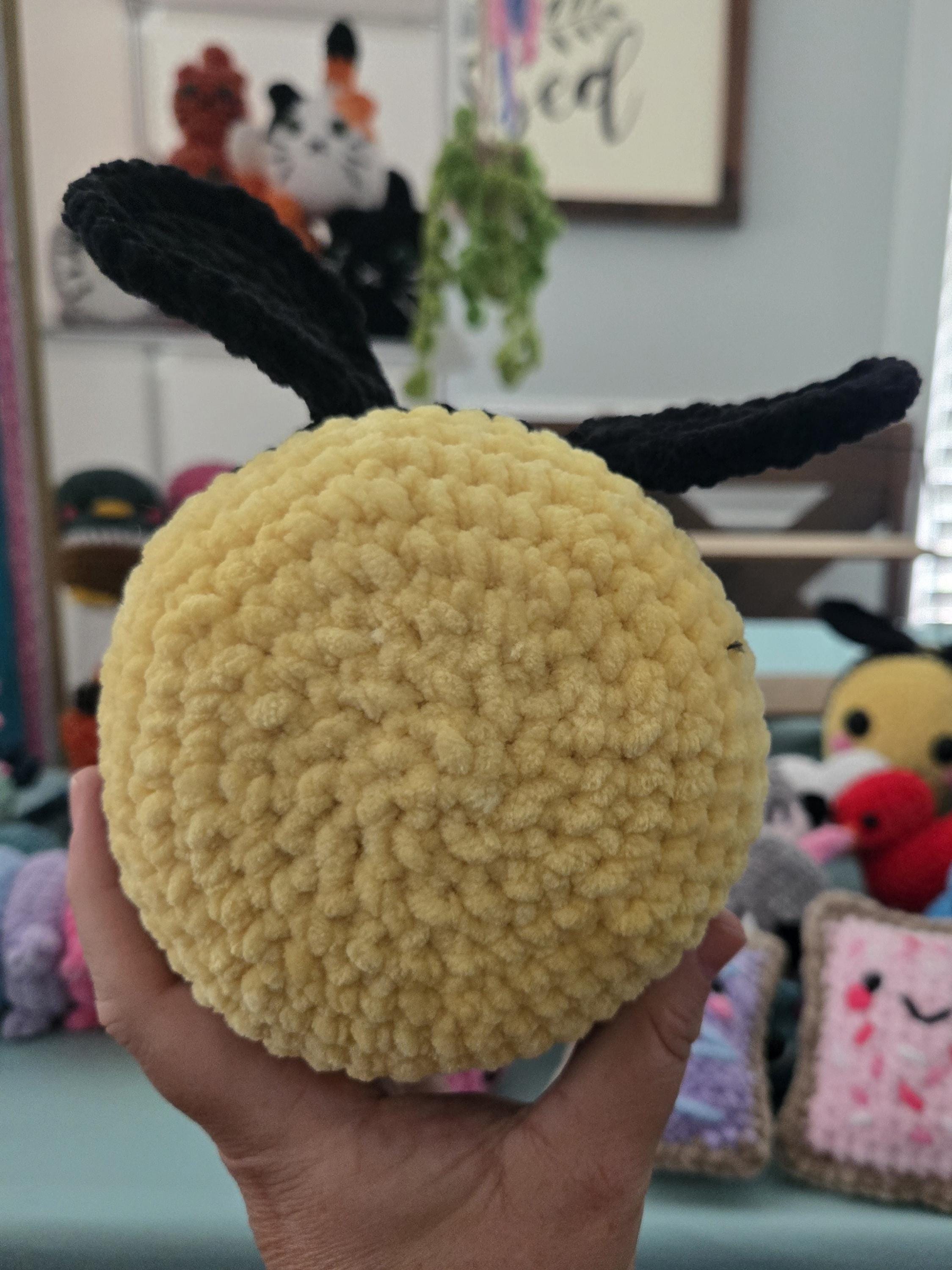 Big Crochet Bee Plush – Soft Chenille Bumblebee – Large Amigurumi Bee – Cute Bug Pillow – Bee Lover Gift – Handmade Plush Toy - Thumbnail 4