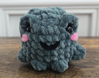 Crochet Frog Squish – Handmade Chunky Frog Plush – Soft Stuffed Animal – Kawaii Frog Toy – Cottagecore Decor – Frog Lover Gift