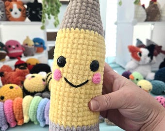 Crochet Pencil Plush – Soft Chenille Amigurumi Pencil – Teacher Gift – Cute School Decor – Handmade Classroom Plush Toy