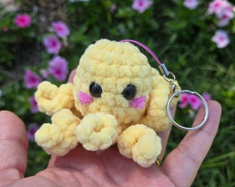 Mini Crochet Octopus Keychain – Handmade Amigurumi Octopus – Cute Kawaii Plush Keychain – Ocean Animal Bag Charm – Small Gift