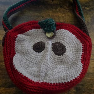 Crochet Apple Bag: Handmade Fruit-Inspired Shoulder Purse