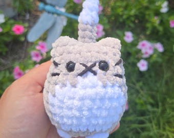 Gray & White Crochet Cat Plush – Soft Chenille Amigurumi Kitty – Handmade Stuffed Animal – Cute Plush Cat Gift – Kawaii Cat Toy